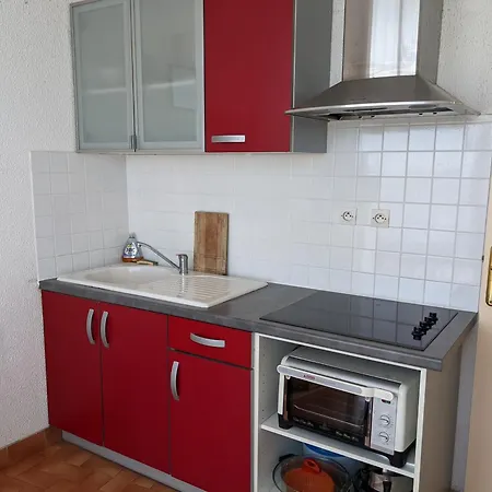Apartment T4 Proche Et Commerces, 80m2, 6 Pers, Lave-linge, Tv - Fr-1-797-23